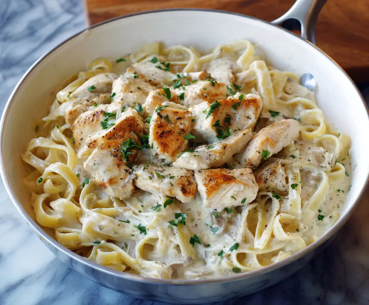 Easy Creamy Chicken Alfredo Recipe