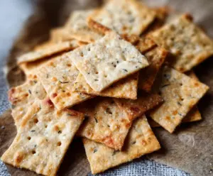rispy Sourdough Discard Crackers